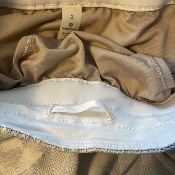 Lululemon Tracker Low-Rise Short - Picture 9 of 11